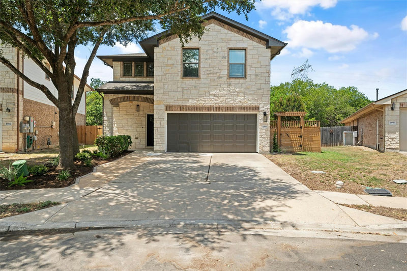 10936 Short Springs Dr — exterior