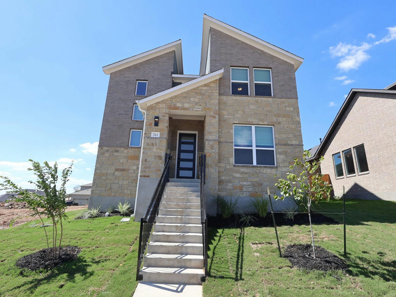 761 Clarissa St — exterior