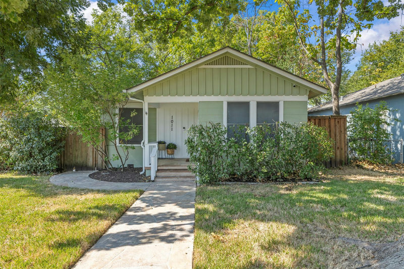1011 E 45th St — exterior