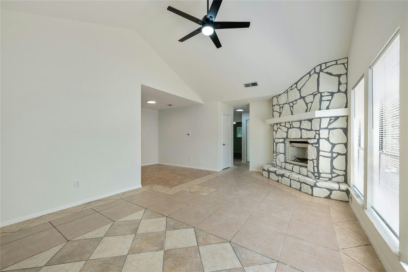 9809 Aberdeen Way — exterior