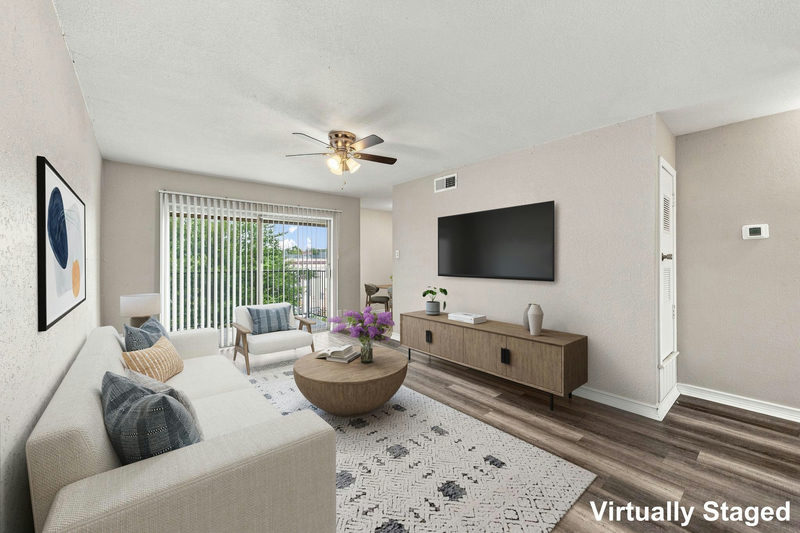 2600 Penny Ln #303 — exterior