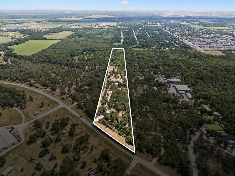 16001 Decker Lake Rd — exterior