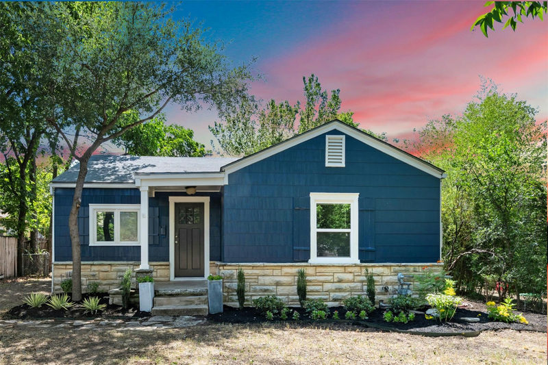 5303 Avenue H — exterior