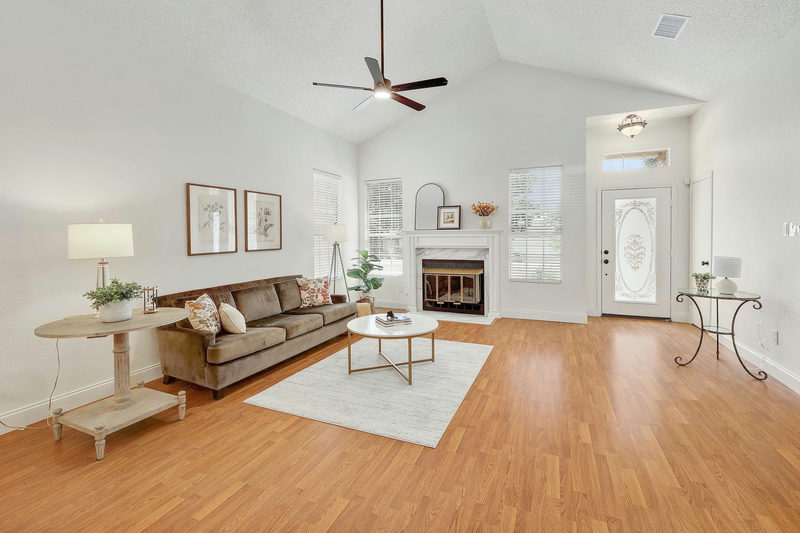 2012 Castle View Dr — exterior