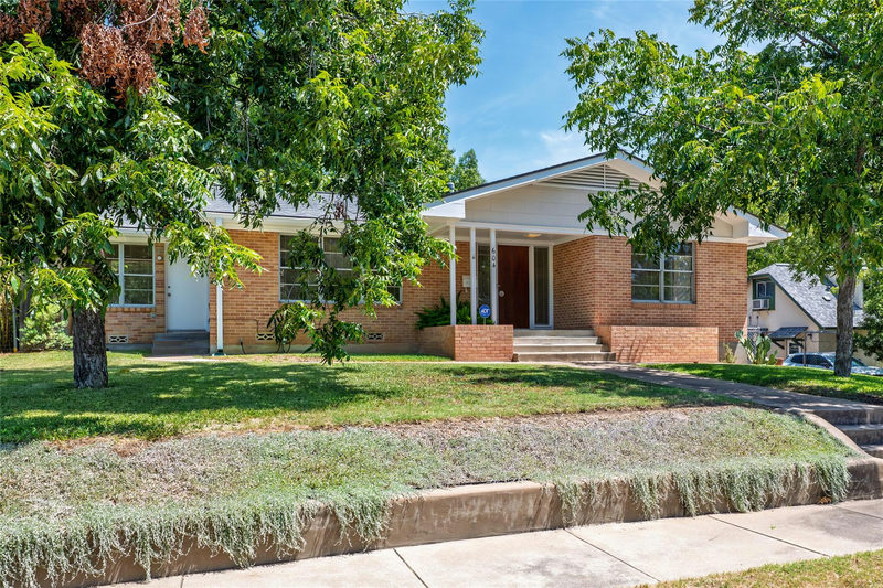 604 Bellevue Pl — exterior