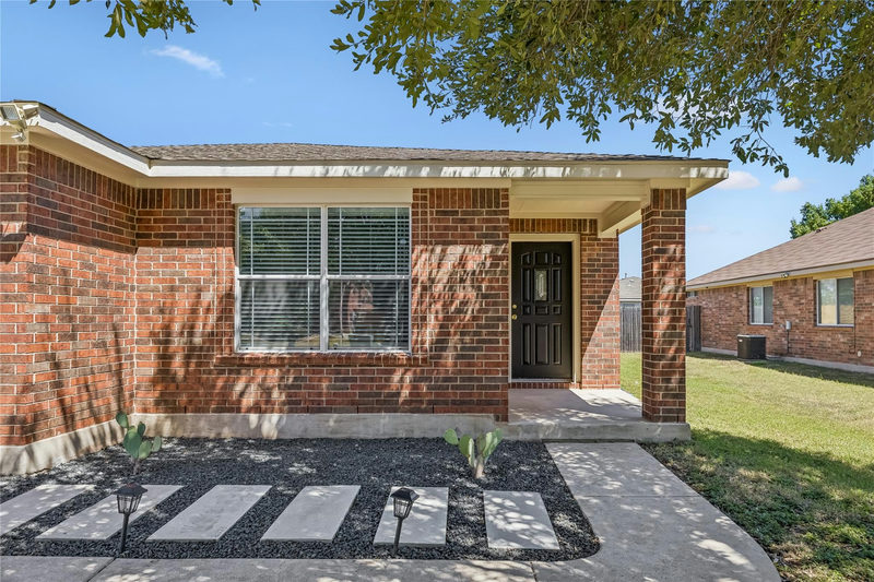 505 Washington Square Dr — exterior