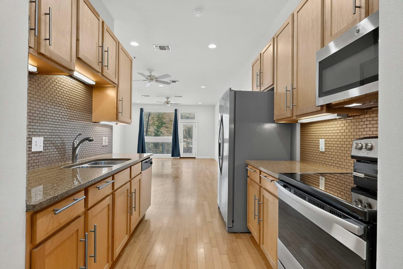2931 E 12th St #206 — exterior