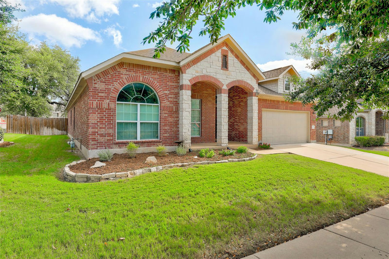 903 Madrone Dr — exterior
