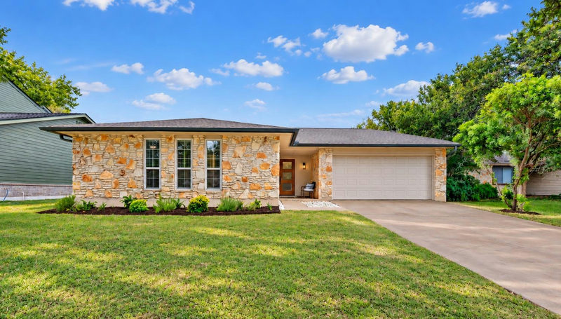6008 Smith Oak Trl — exterior