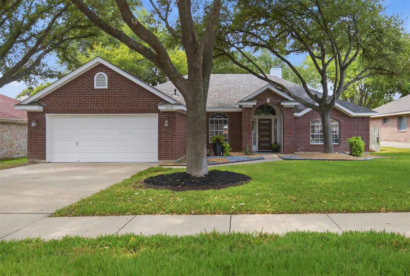 1010 Rocky Creek Dr — exterior