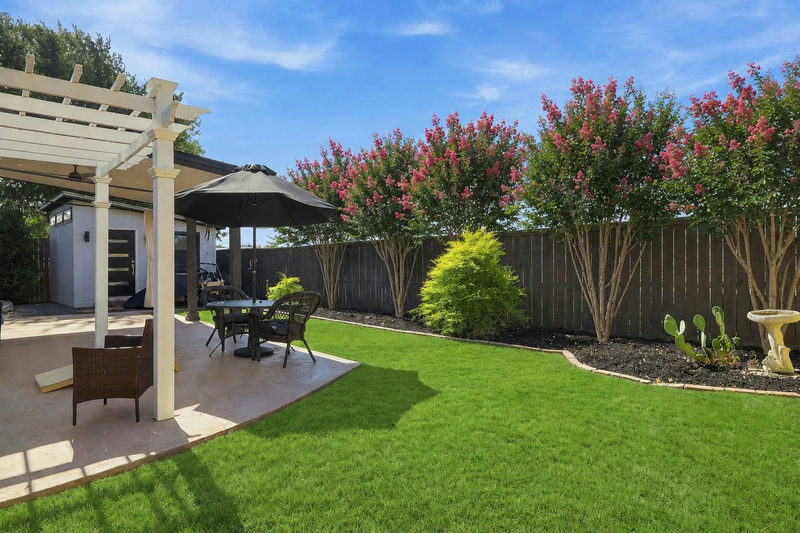 1701 Lantana Dr — exterior