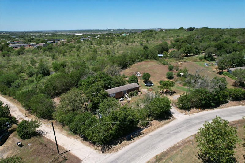 817 Petras Way — exterior