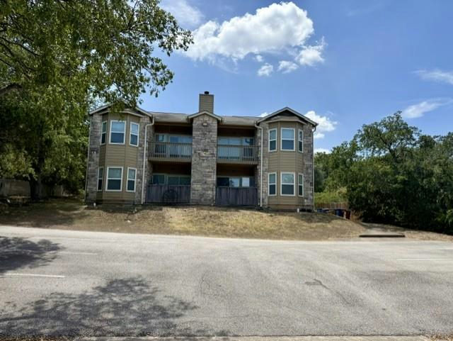7311 Oak Meadow Dr — exterior