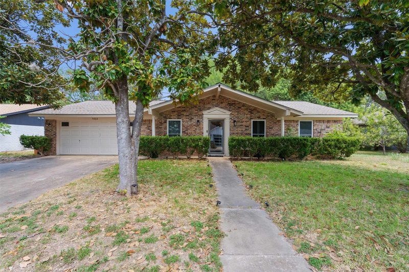 5806 Whitebrook Dr — exterior