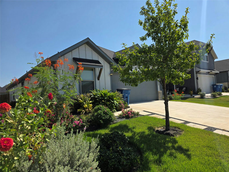 203 Spirit St — exterior