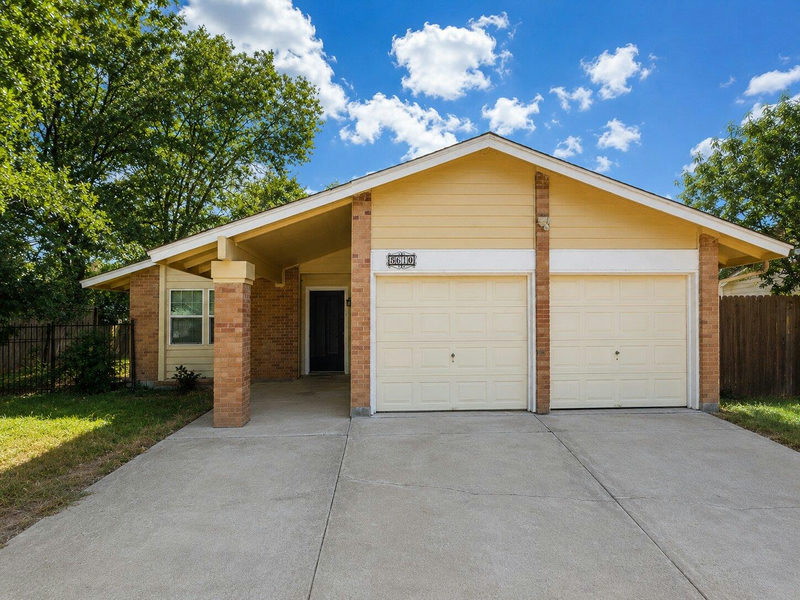 5610 Tallow Tree Dr — exterior