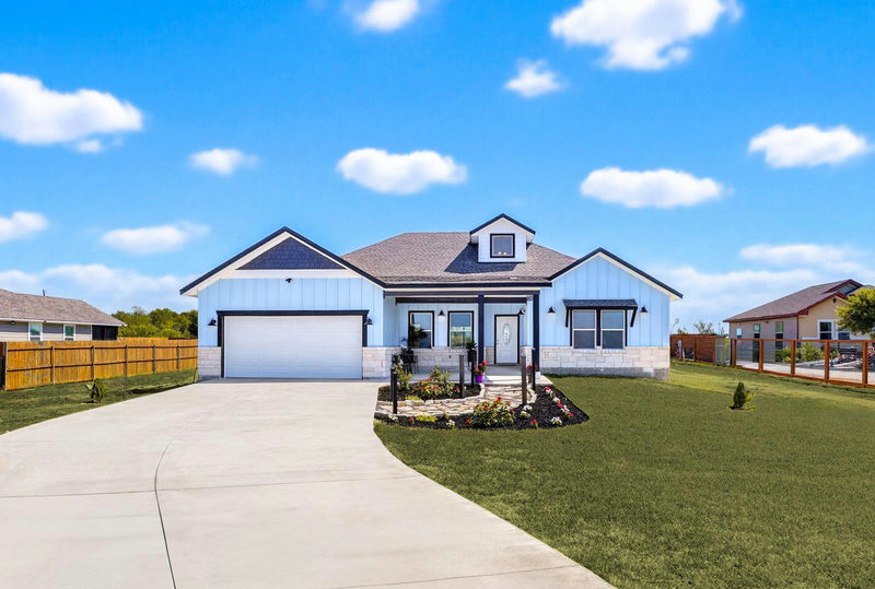 201 El Rey Dr — exterior