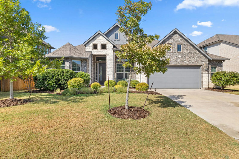 2332 Airport Dr — exterior