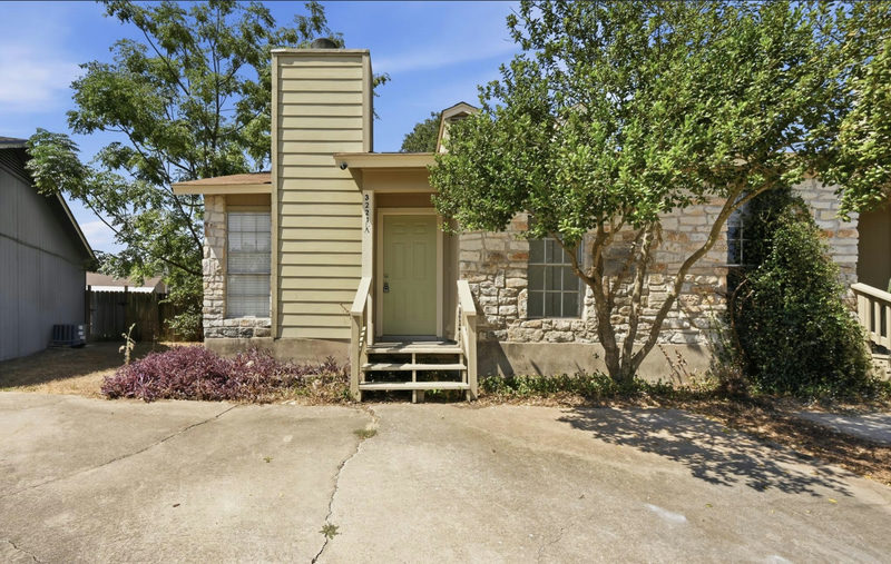 3221 Darnell Dr — exterior