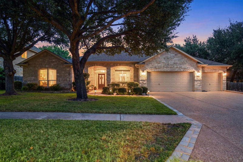 402 Ridgetop Bnd — exterior