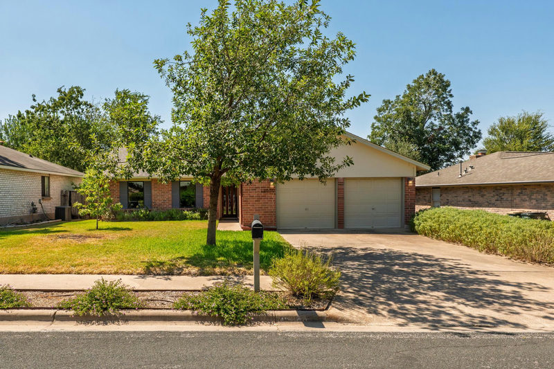 12000 Swan Dr — exterior