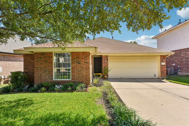 8105 Hawick Dr — exterior