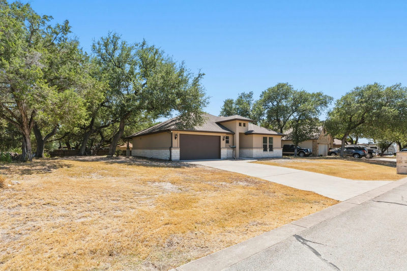 18817 Kelly Dr — exterior