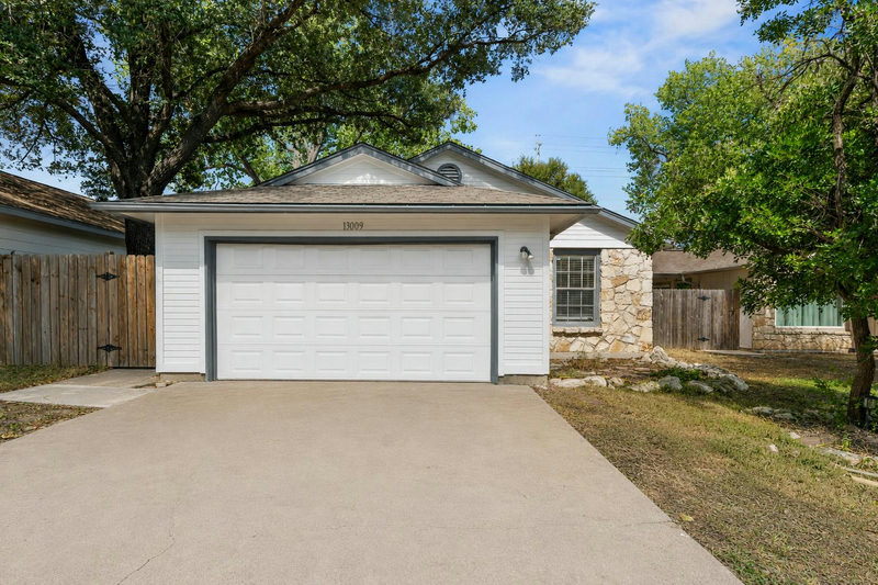 13009 Pollard Dr — exterior