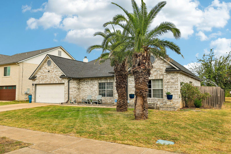 1008 Statler Bend Dr — exterior