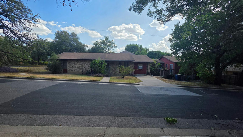 1801 Waterston Ave — exterior