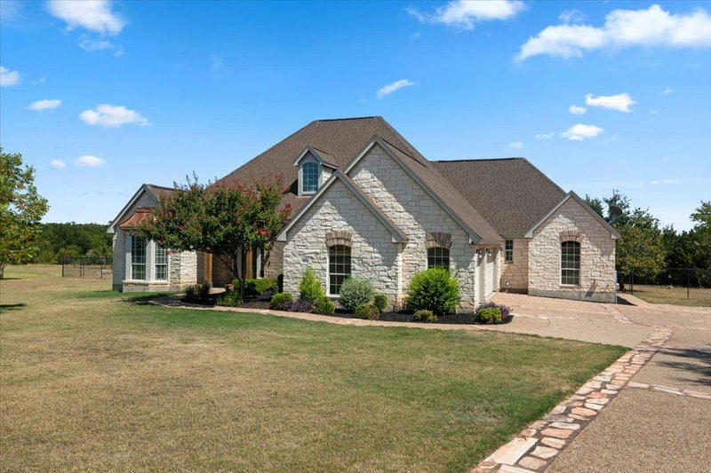 212 Neal Dr — exterior