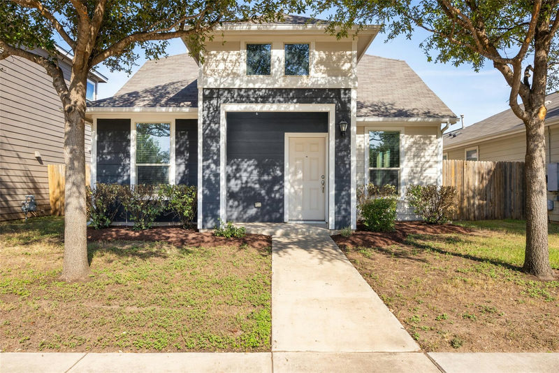 1702 Los Olivios Way — exterior