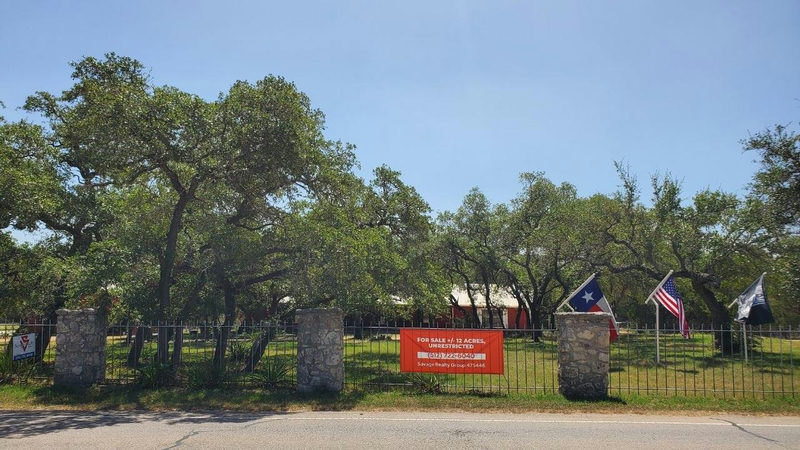 2501 Wayside Dr — exterior