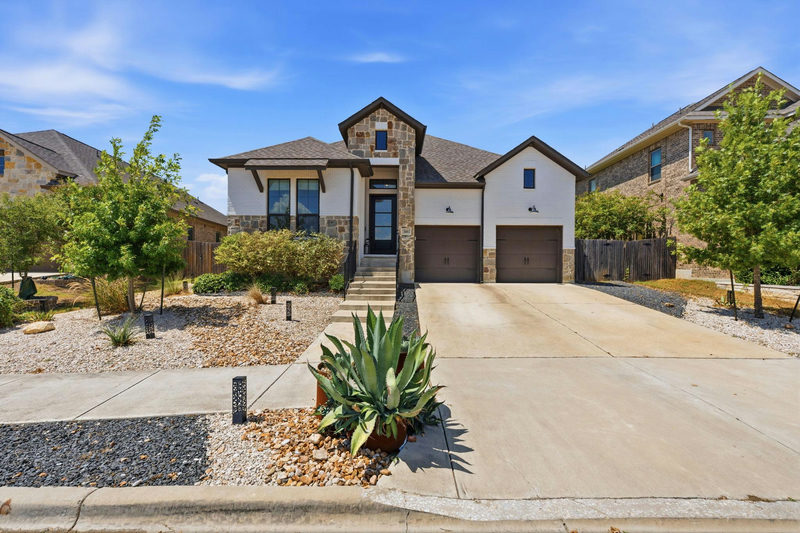 301 Carpenter Hill Dr — exterior