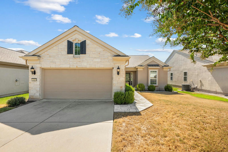 213 Fieldstone Dr — exterior