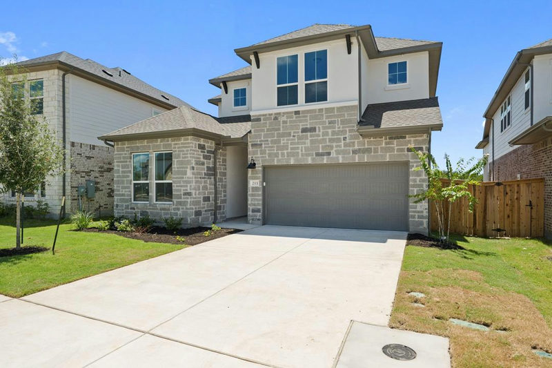 211 Craigends Yew Lane — exterior