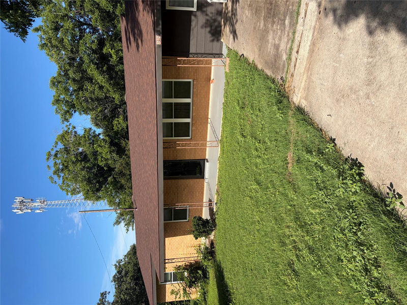 1012 N Water St — exterior