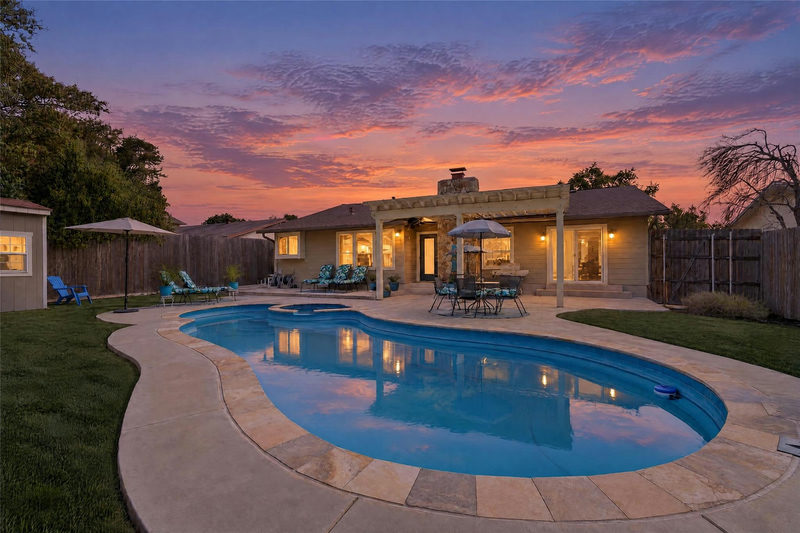 11210 Henge Dr — exterior