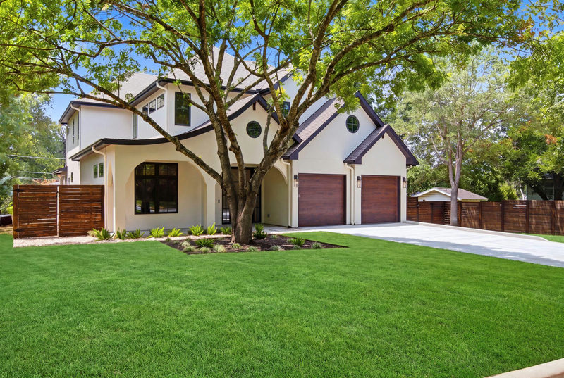 2707 White Horse Trl — exterior
