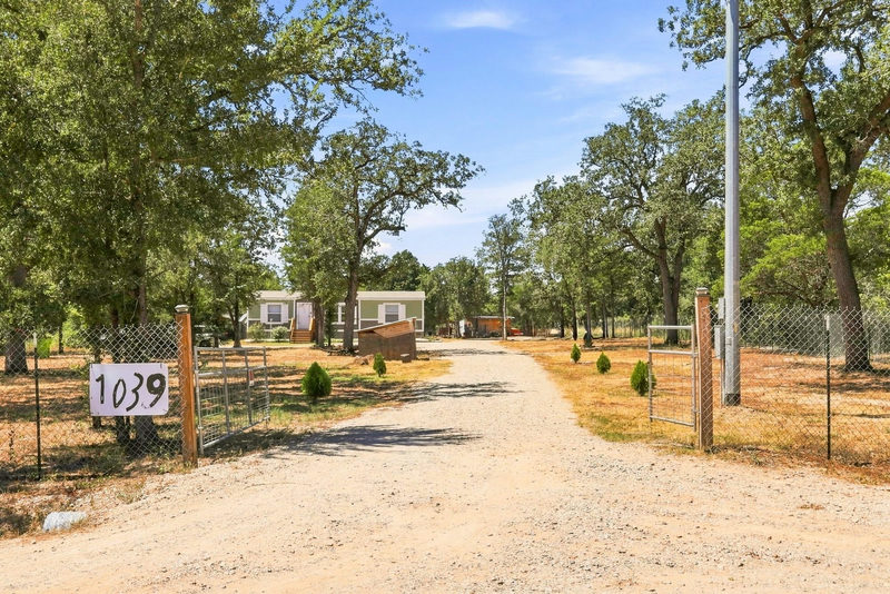 1039 Trailside Dr — exterior