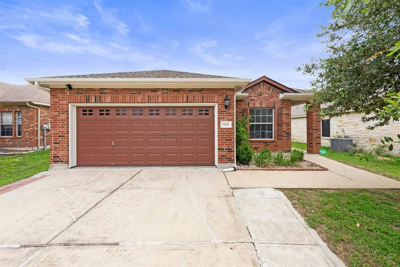 11101 Liberty Farms Dr — exterior