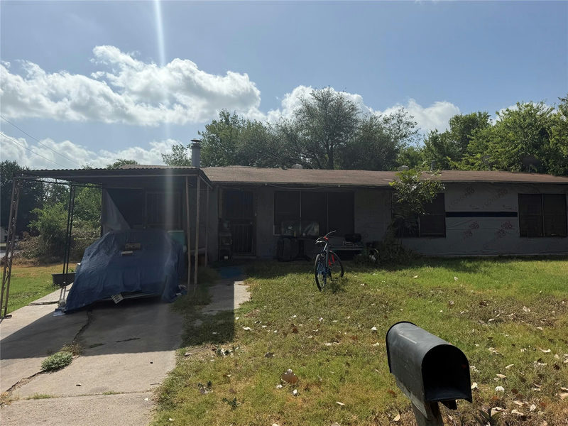 4909 Eastdale Dr — exterior