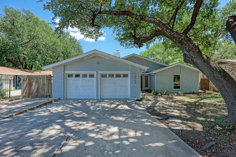 10303 Leaning Willow Dr — exterior