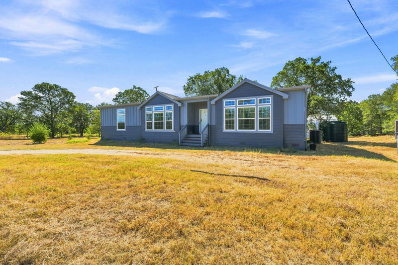 615 Green Acre Dr — exterior