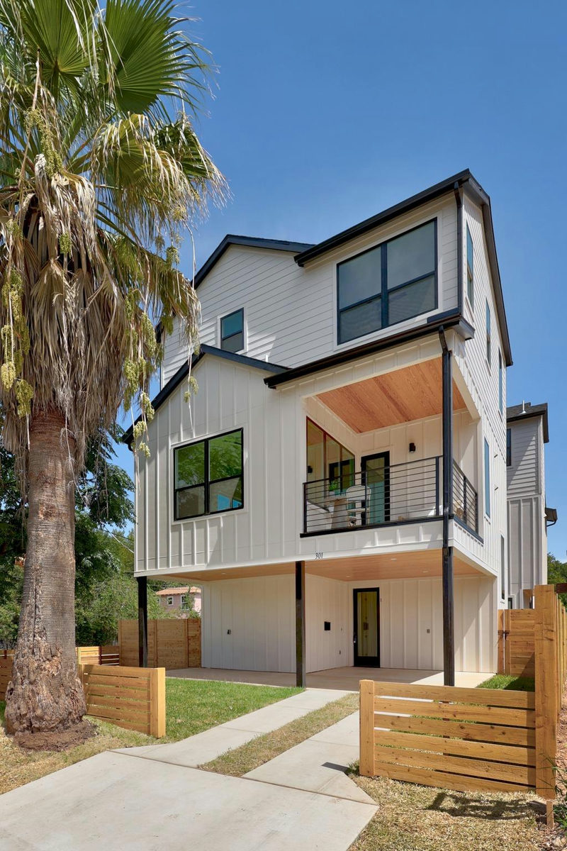 301 N Pleasant Valley Rd #1 — exterior