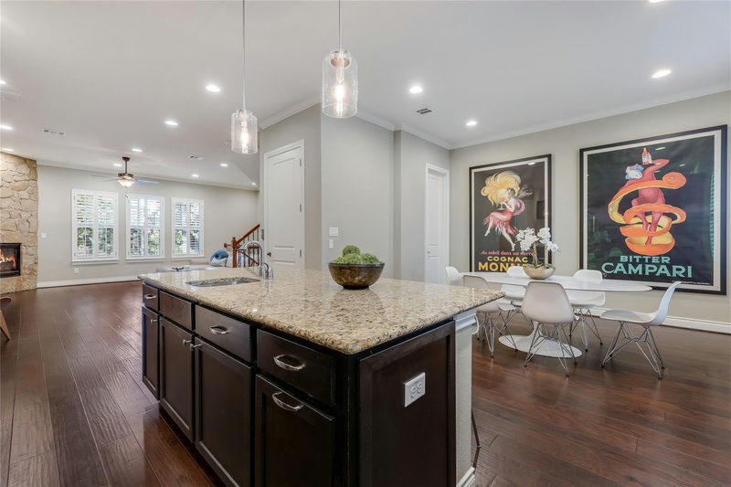 1036 Highknoll Ln — exterior