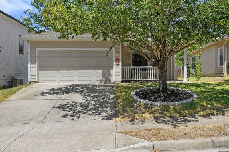 2002 Charlotte Estates Dr — exterior