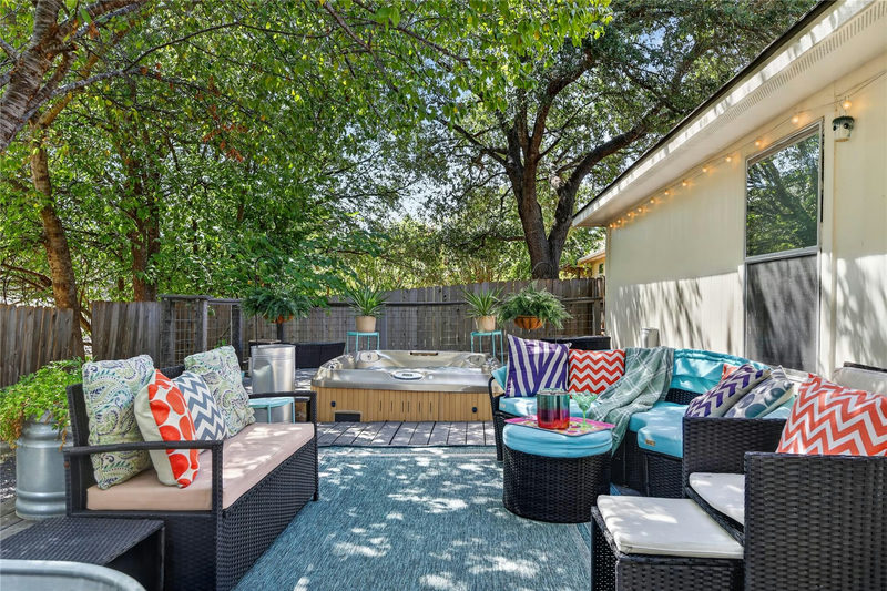9213 Grant Forest Dr — exterior