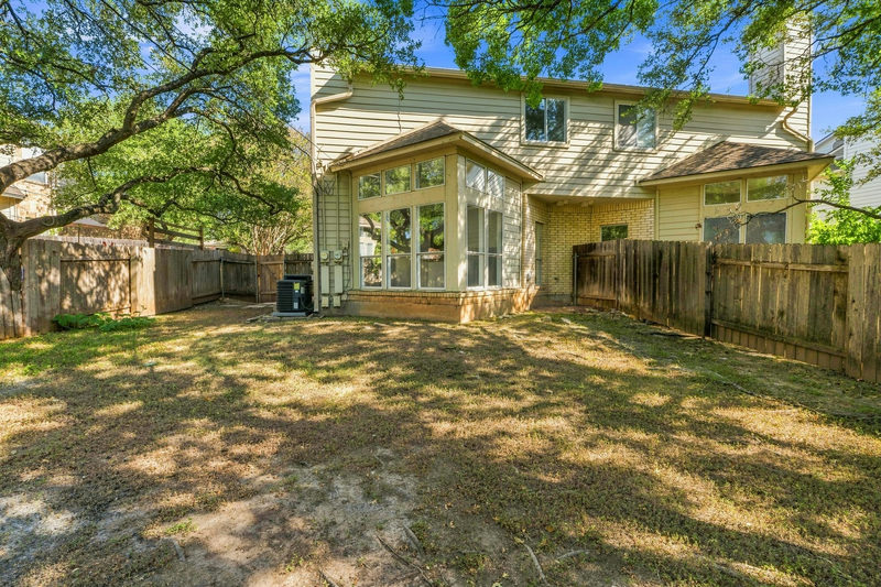 5711 Taylor Draper Cv #B — exterior