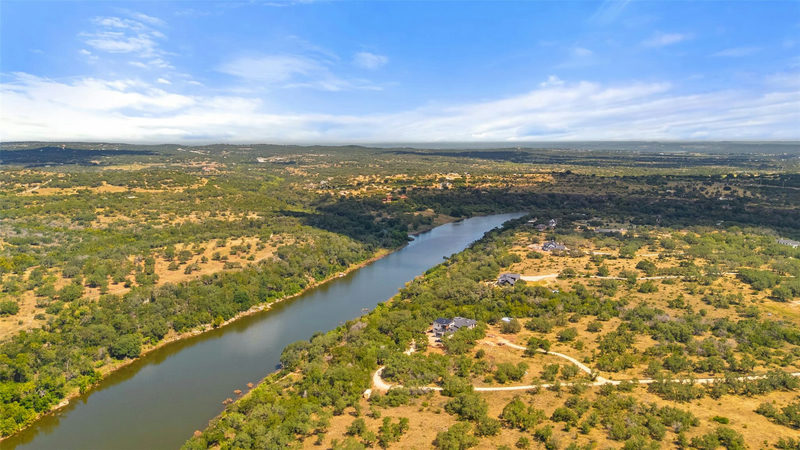 10 Pedernales Canyon Trl — exterior
